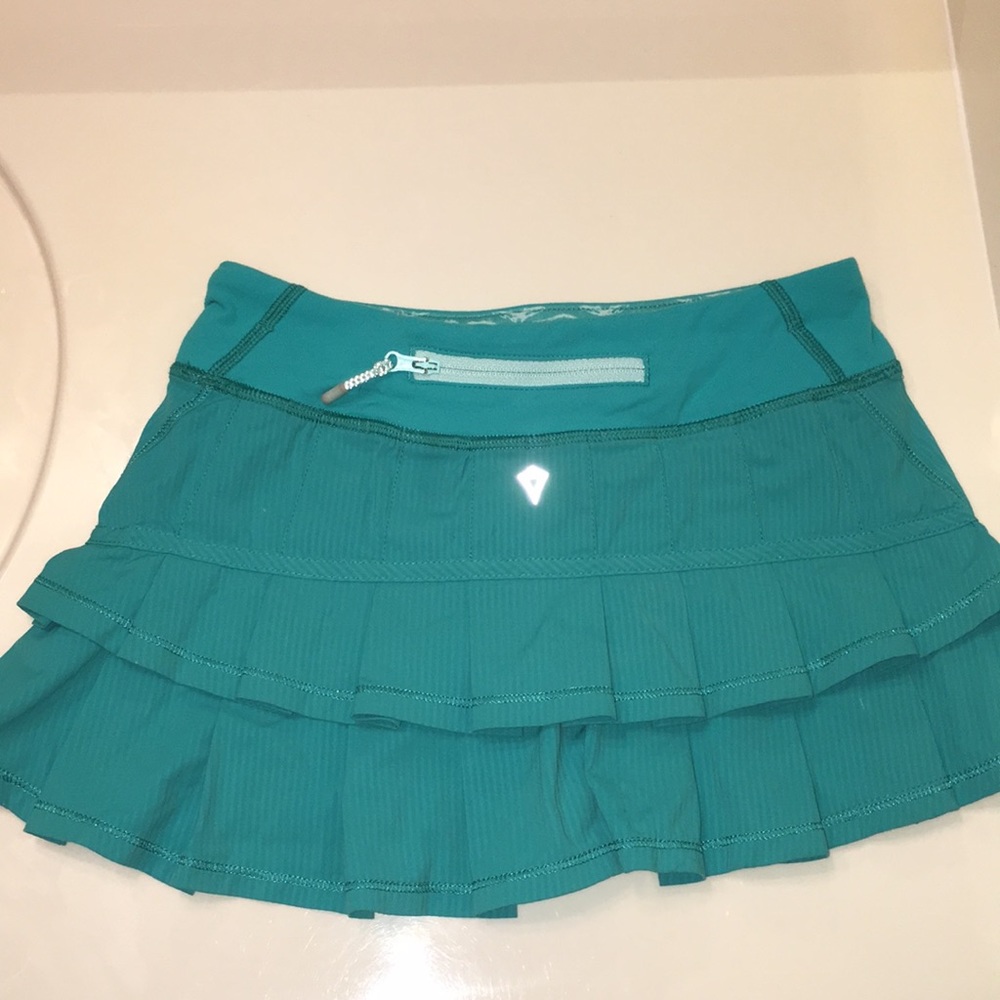 Ivivva Aqua colored skirt kids size 8